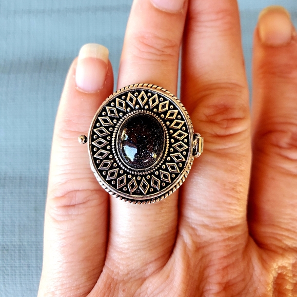 New Blue Sandstone Sunstone 925 Silver Poison Ring. - Picture 12 of 12